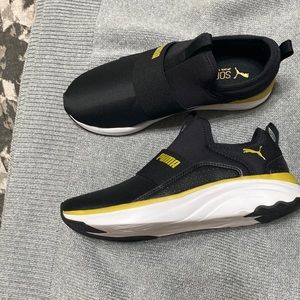 PUMA “soft foam” black slip on sneakers. size 8, NWT “Optimal Comfort”